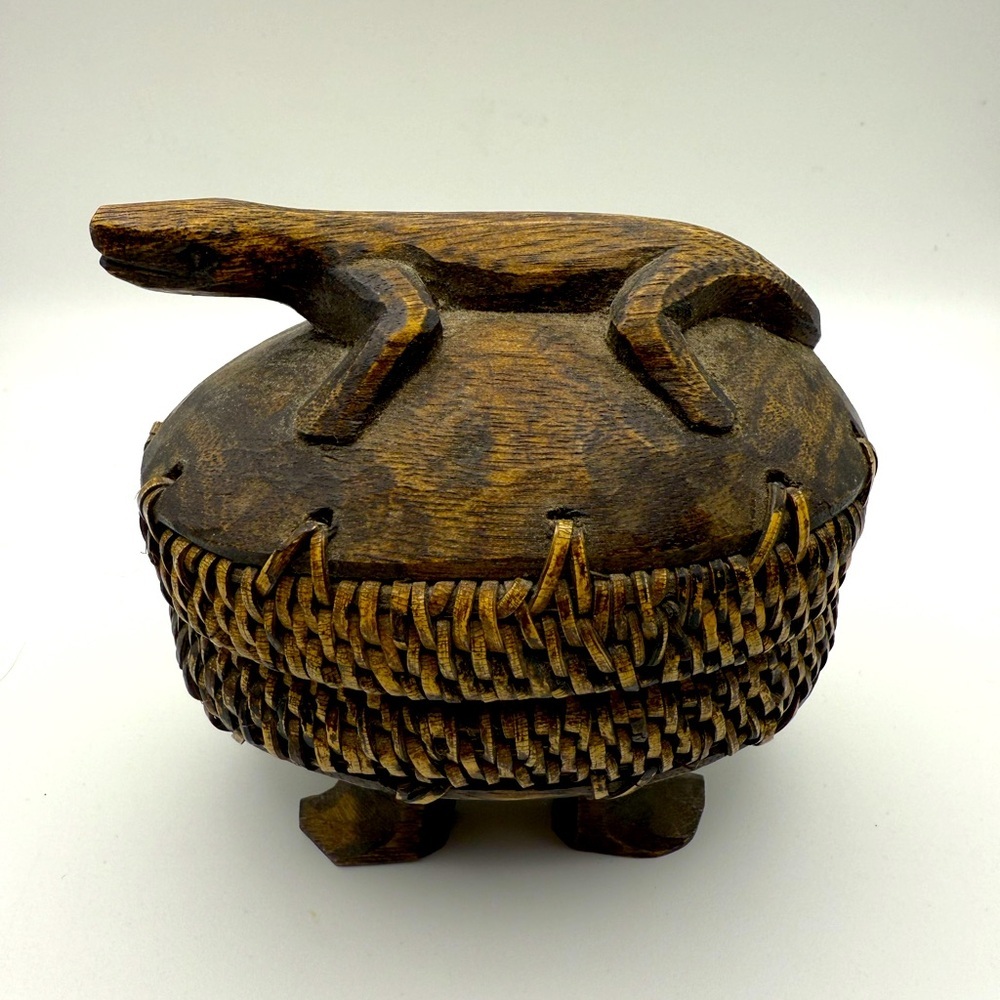 Vintage Balinese Miniature Carved Wood Lizard Lidded Trinket Box HANDCRAFTED